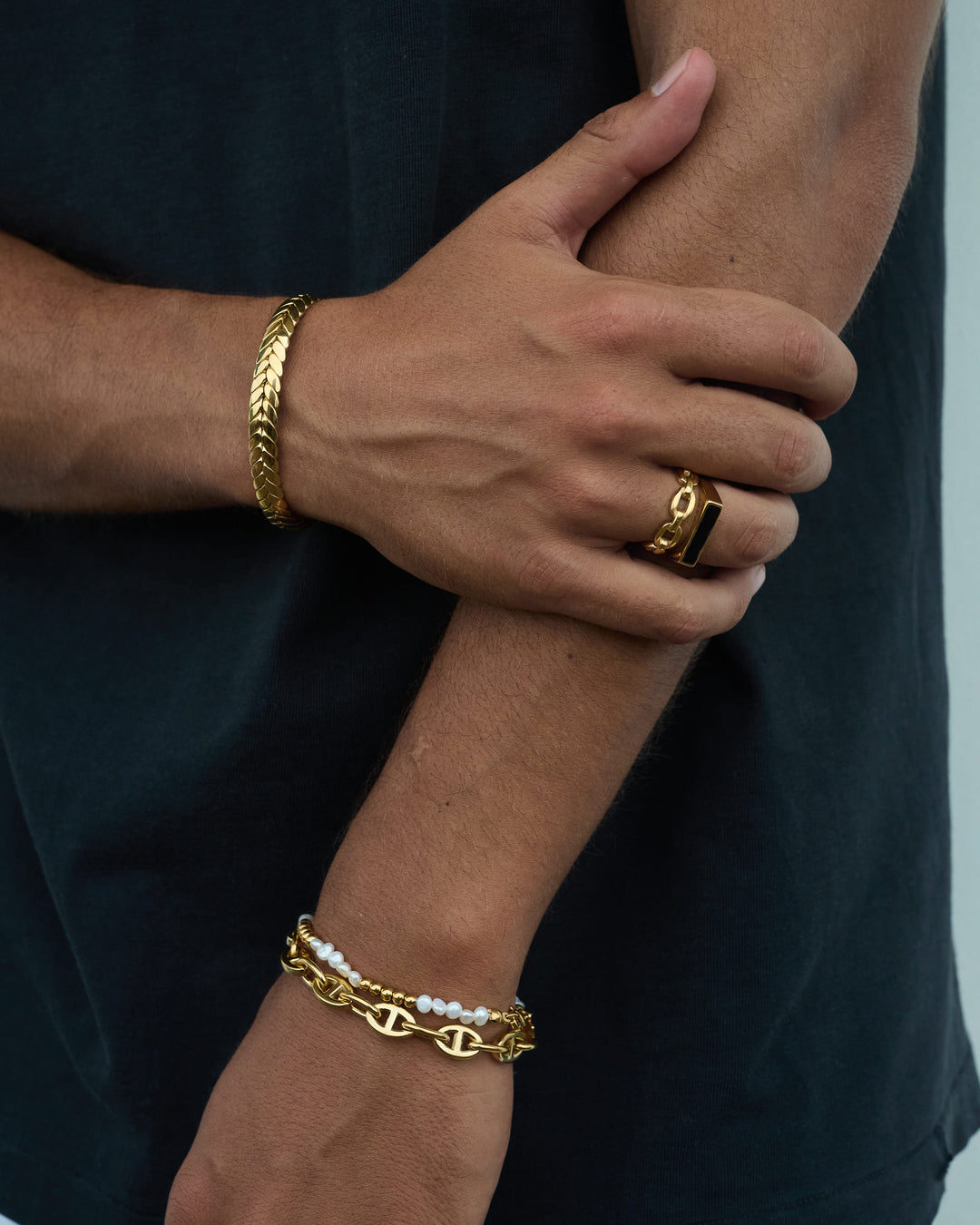 Venice Cuff Gold #material_gold